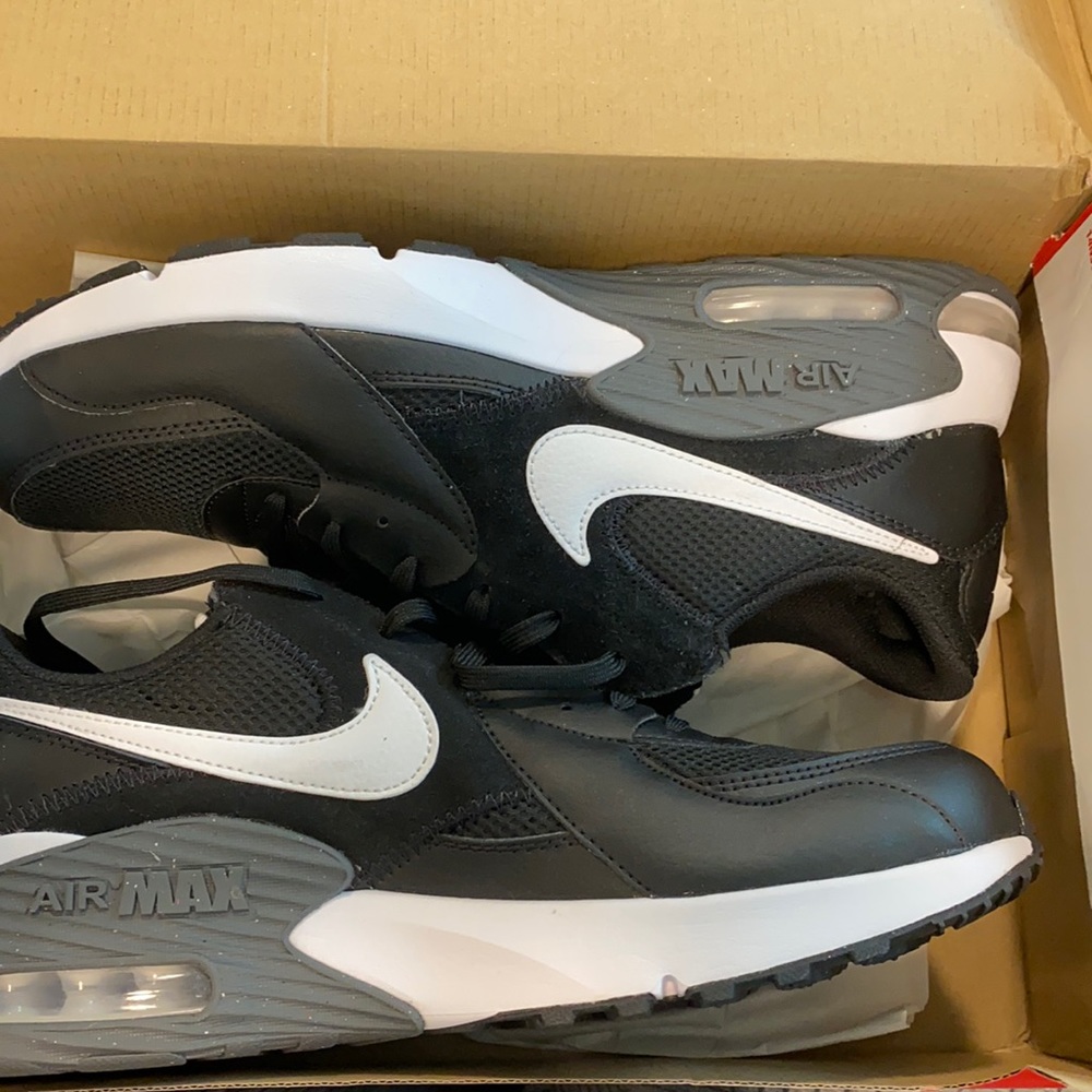 NIB Nike Air Max Excee